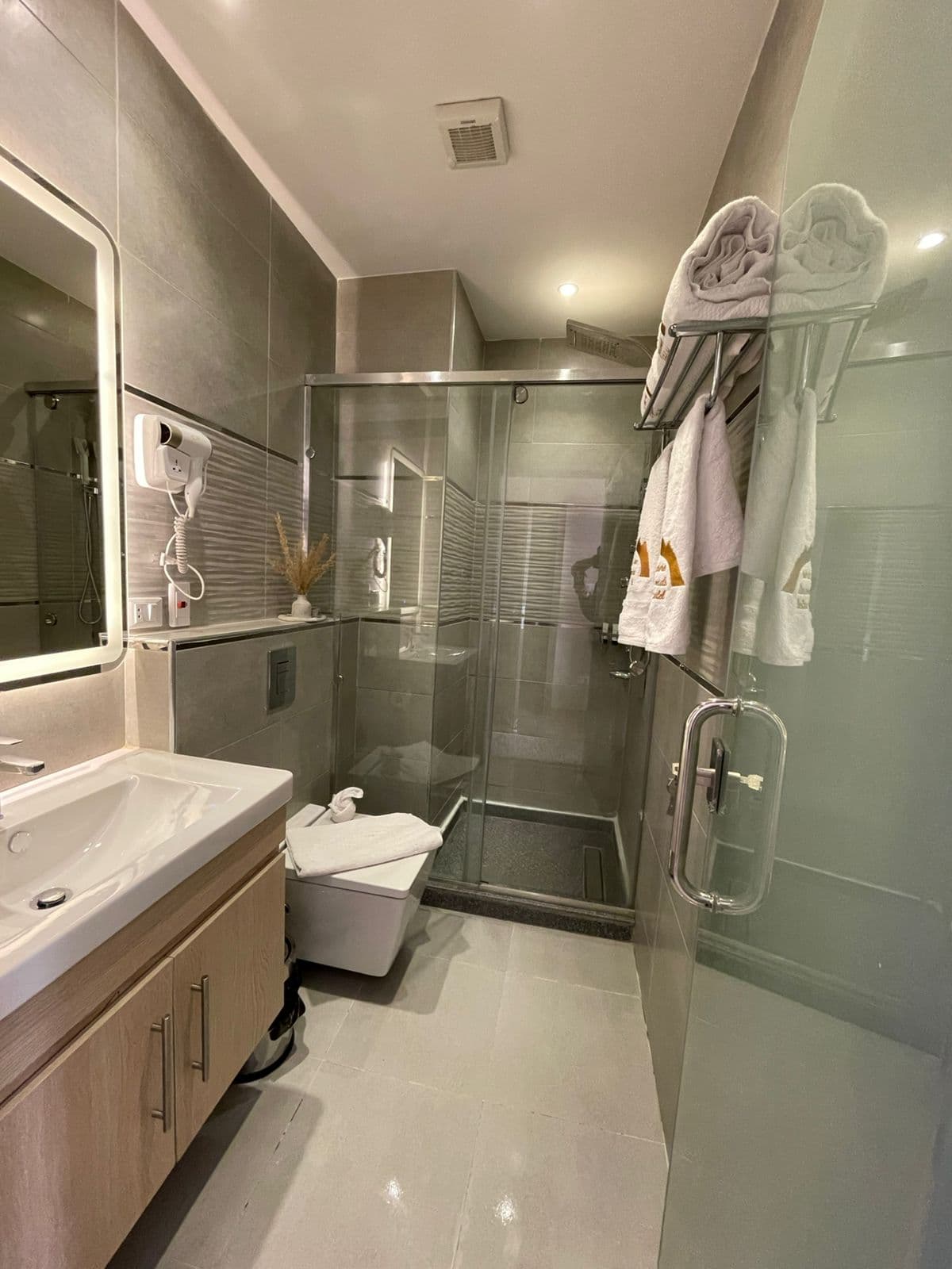Room 502 King Panorama View
