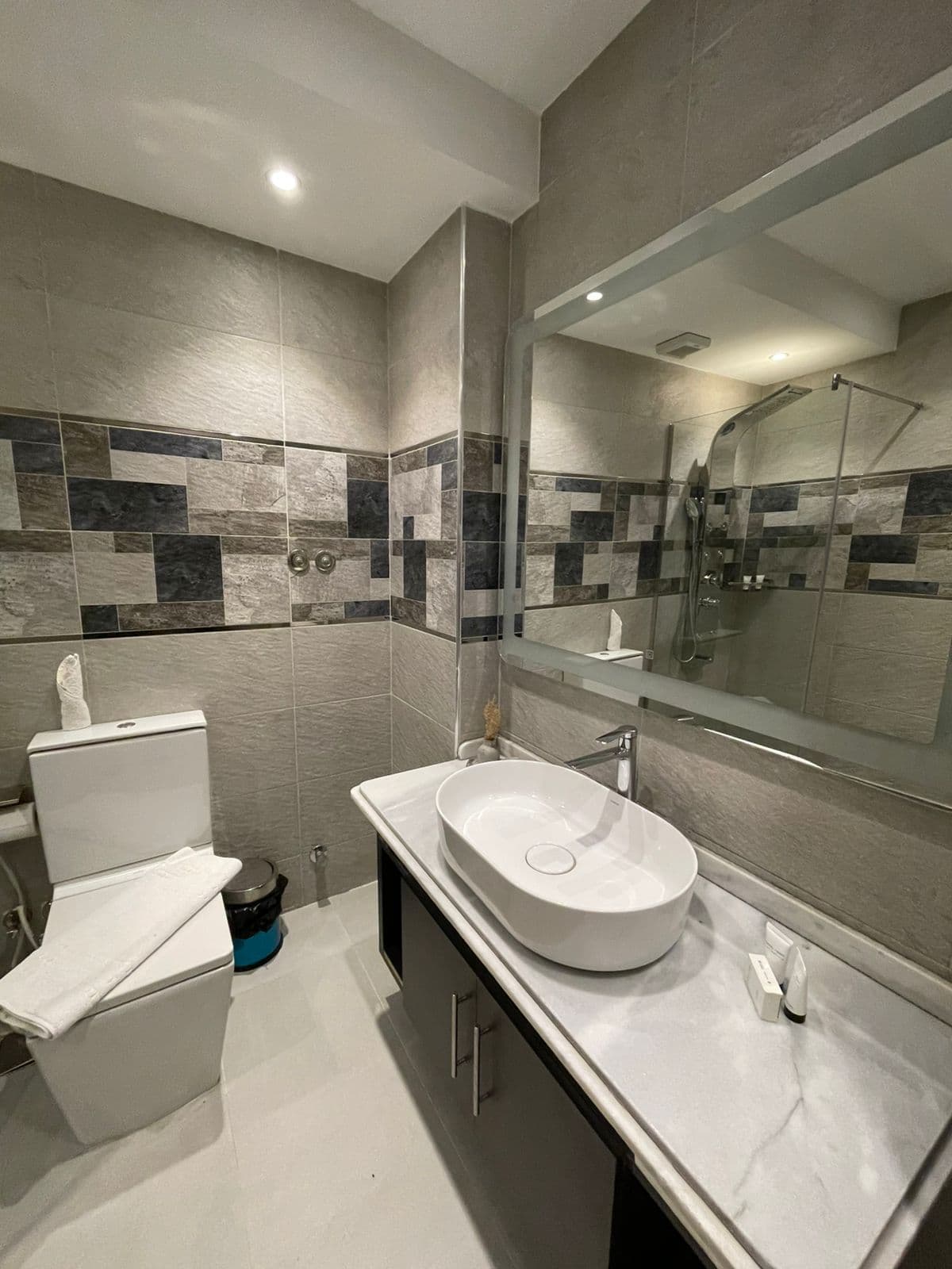 Room 512 Double Side View